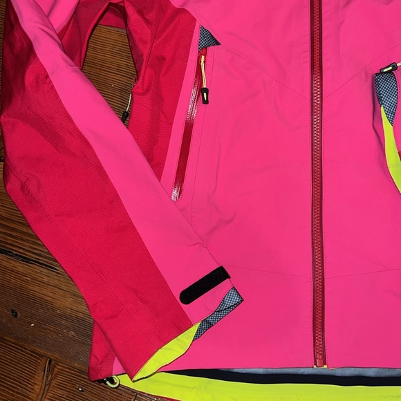 Millet Gore-Tex shell jacket pink EUC - Picture 5 of 9